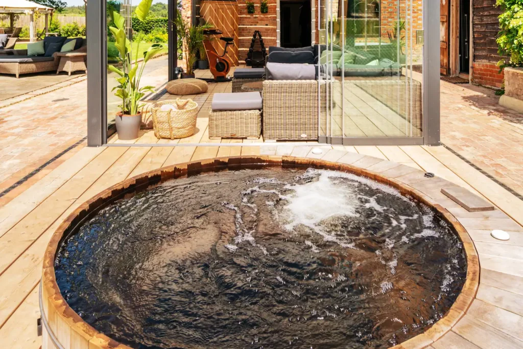 Scandinavian Cedar Wood Hot Tub