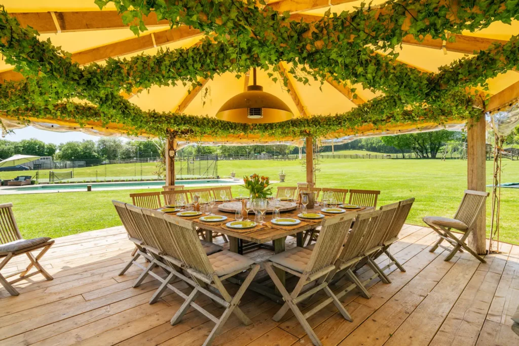 Outdoor Dining Pergola