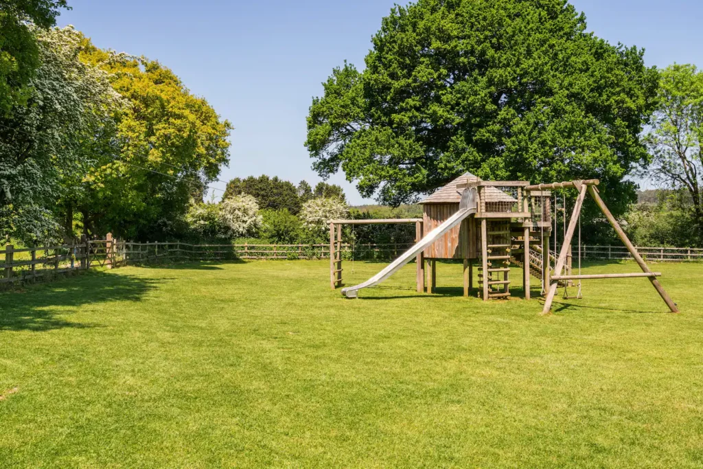 Treehouse with Swings & Slide